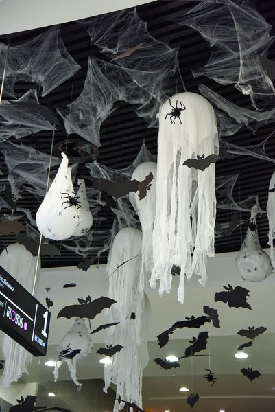 Decoration for Halloween at the Globus shopping center 2017