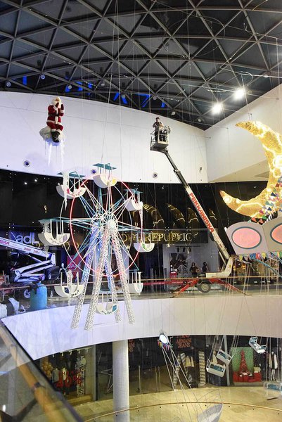 Winter decorations 2016 for the Ocean Plaza shopping mall