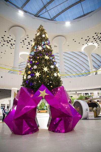 Futuristic Christmas tree for the Respublika Park shopping center