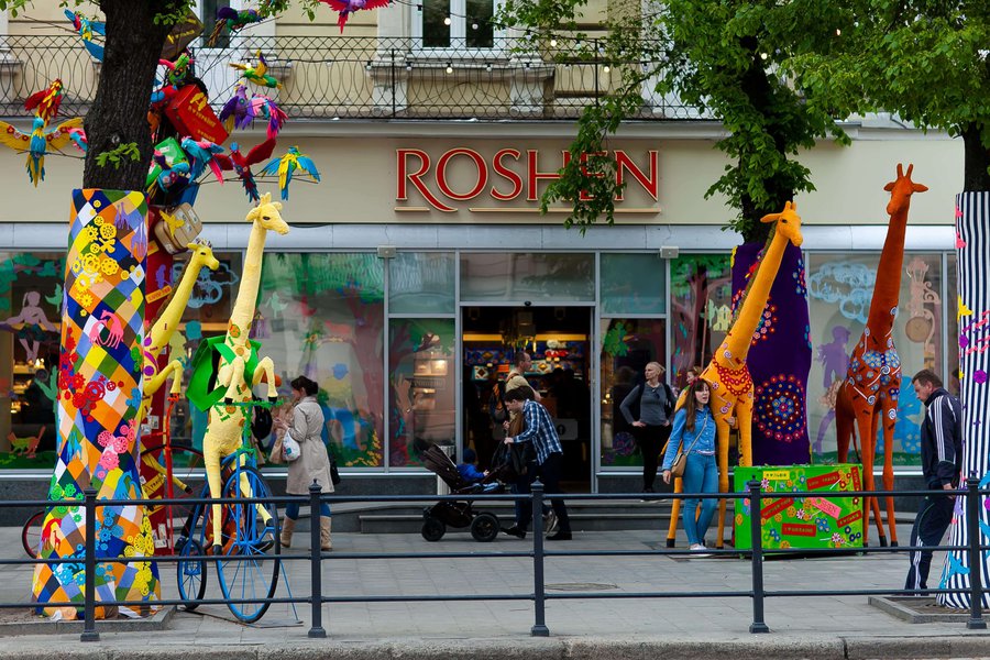 Летние декорации для Roshen в г. Львове 2016