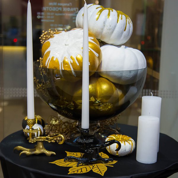 Decoration for Halloween in the Miele boutique 2017