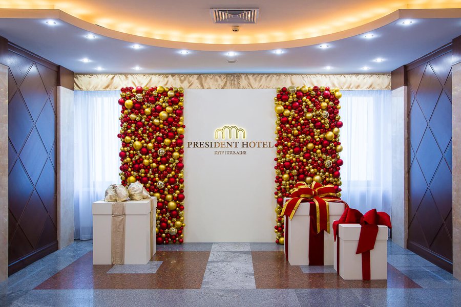 Новогоднее оформление отеля President Hotel 2018