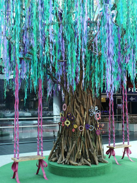 Decorations "Forest Song" in the Ocean Plaza shopping center