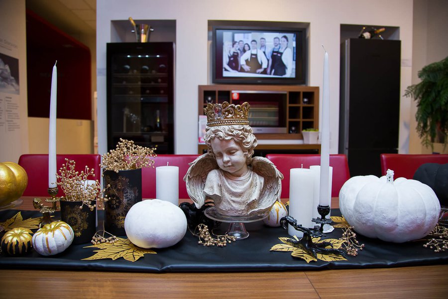 Decoration for Halloween in the Miele boutique 2017