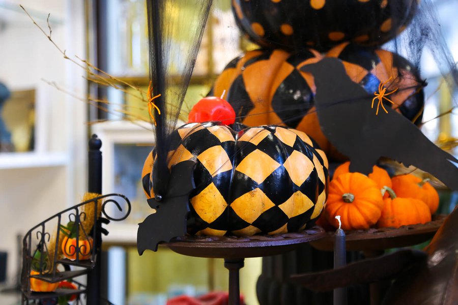 Decoration for Halloween of LoraShen boutique at Hyatt Regency Kiev 2016