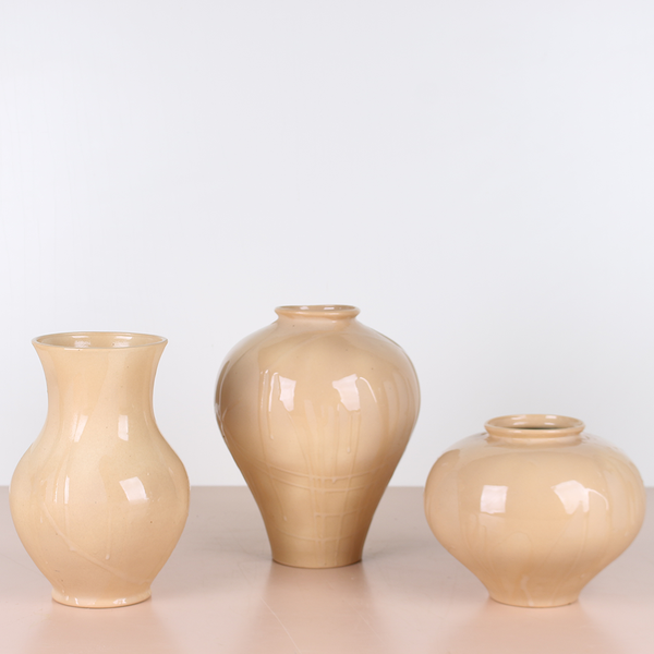 Vase GORSHCHYK medium, beige