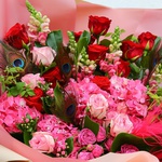 Bouquet giant in pink-red shades