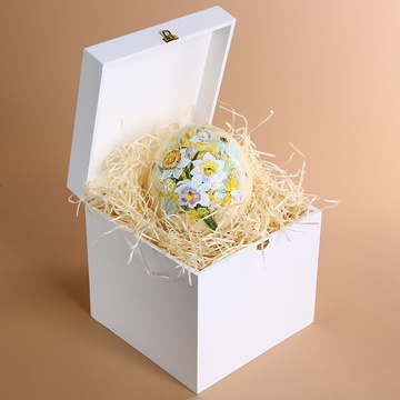 Расписное яйцо "Нарциссы" в деревянной коробке