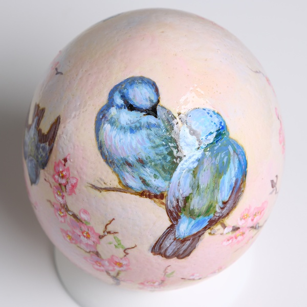 Painted egg "Birds"