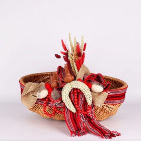 Easter basket with horseshoe and whistles