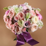 Bouquet in white and pink tones with lilacs
