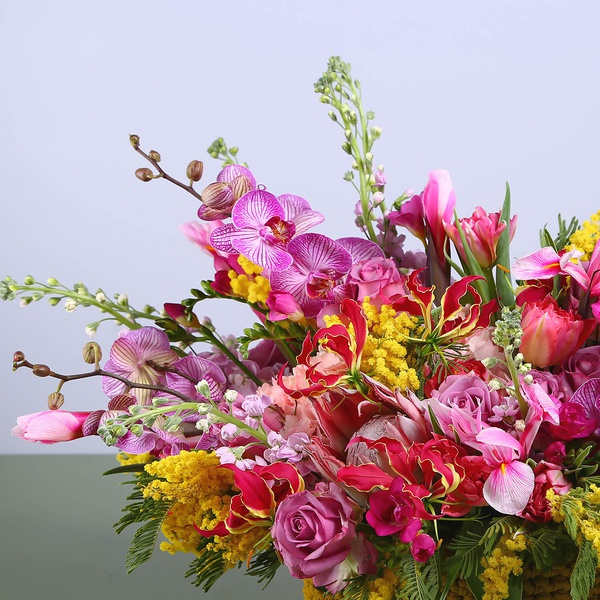 Floral composition "Marrakech" with gloriosa