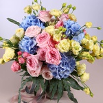 Bouquet of blue hydrangea and roses