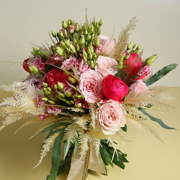 Bouquet with hydrangea and eustoma