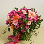 Bouquet of mix roses with ivy