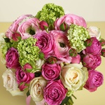 Bouquet of roses and ranunculus