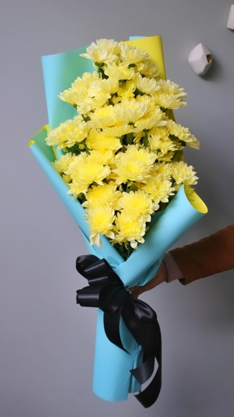 Букет из желтой хризантемы