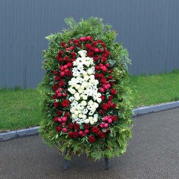 The mourning wreath is white and red