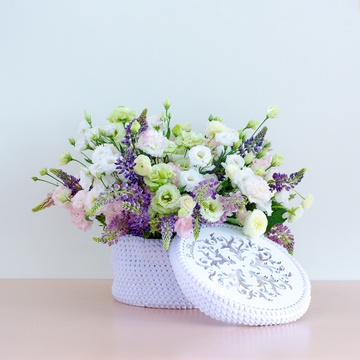 Flower composition "Marrakesh" white with eustoma