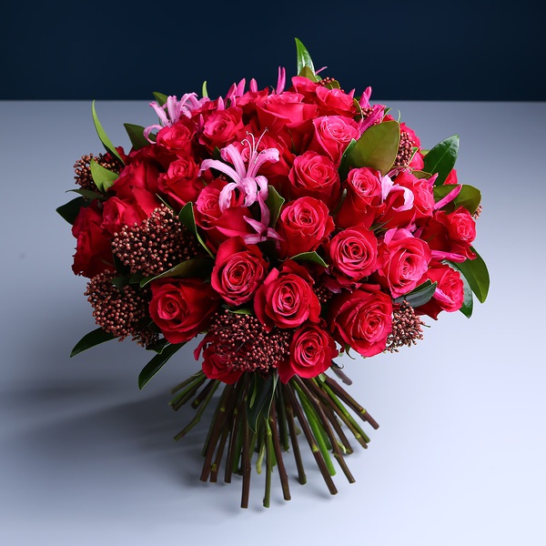Classic bouquet of raspberry rose