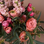 Bouquet in a vase "Peach praline"