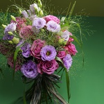 Bouquet of purple roses and eustoma