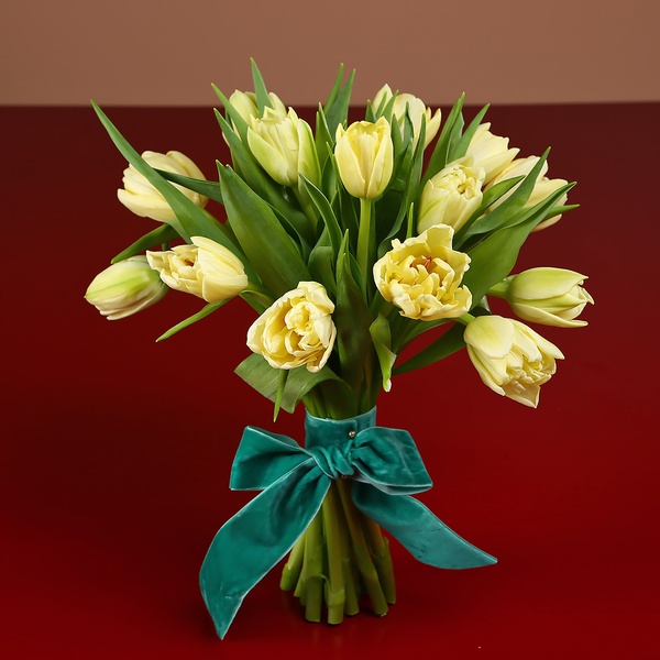Bouquet of 15 lemon tulips