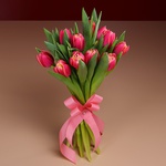 Букет з 15 рожевих піоновидних тюльпанів
