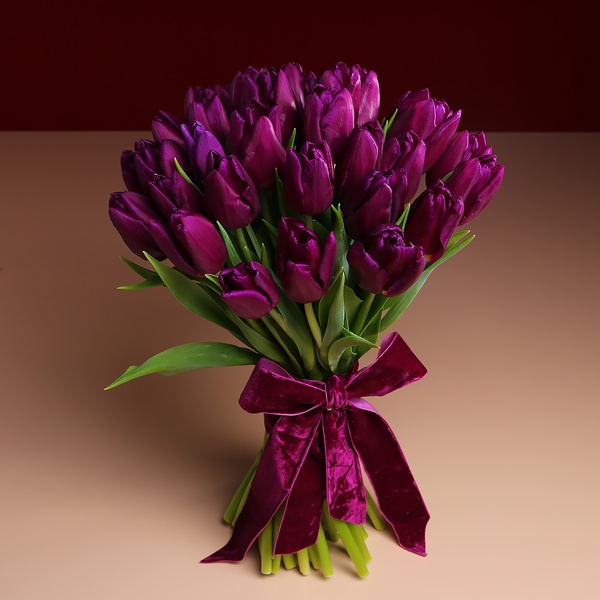 Bouquet of 35 purple tulips