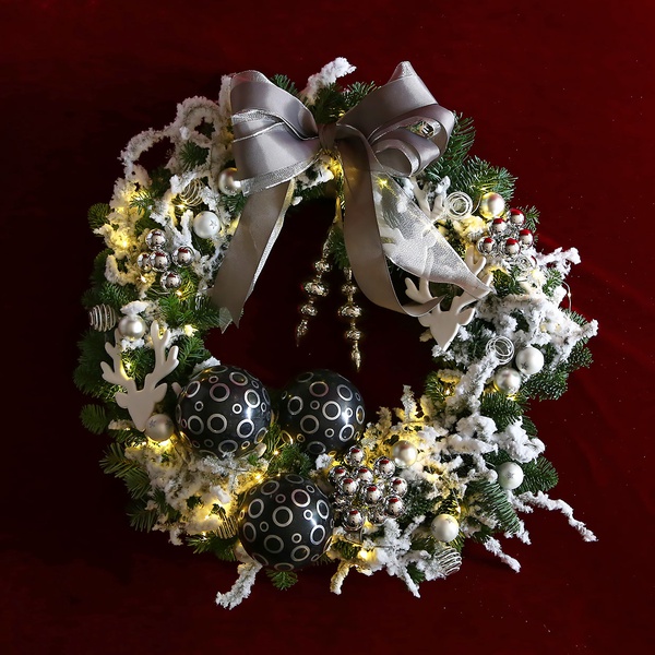 Christmas wreath white-silver