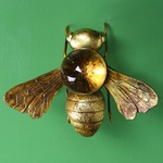 Статуэтка "Пчела с шаром"