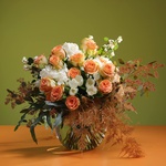 Luxurious bouquet in white and peach tones