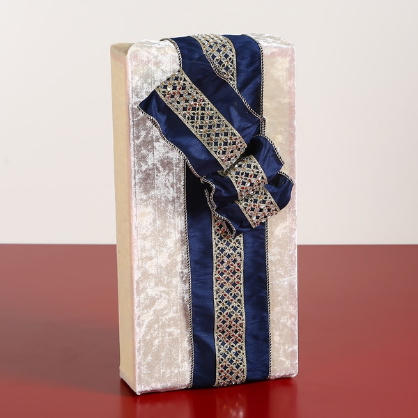 Gift packaging white velvet
