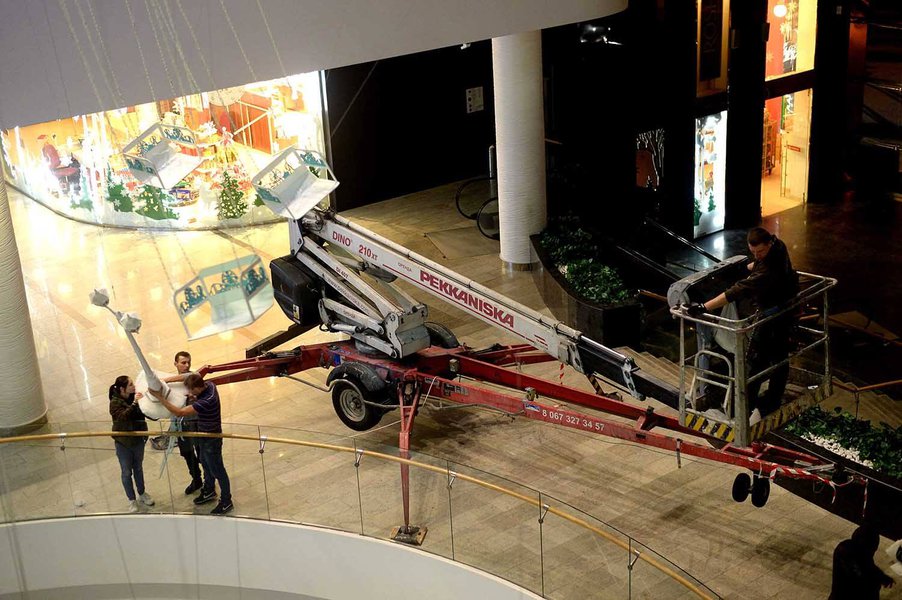 Winter decorations 2016 for the Ocean Plaza shopping mall