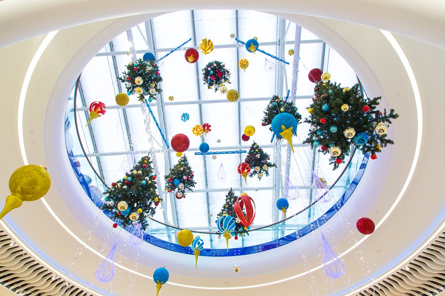 Like a fabulous winter river: scenery for the River Mall shopping center