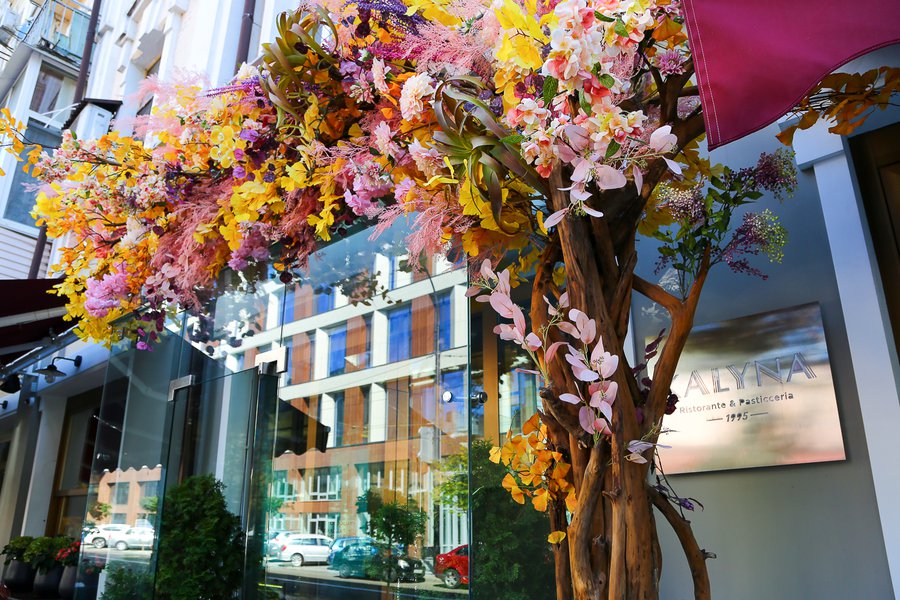 Flowering tree for the confectionery "Kalina"