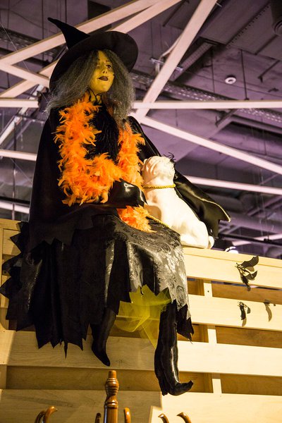 Оформлення до Halloween в магазині Сільпо 2015