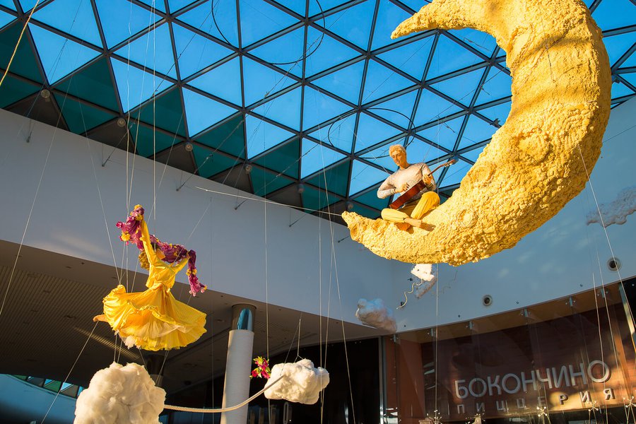 Summer decorations 2015 for the Ocean Plaza shopping mall