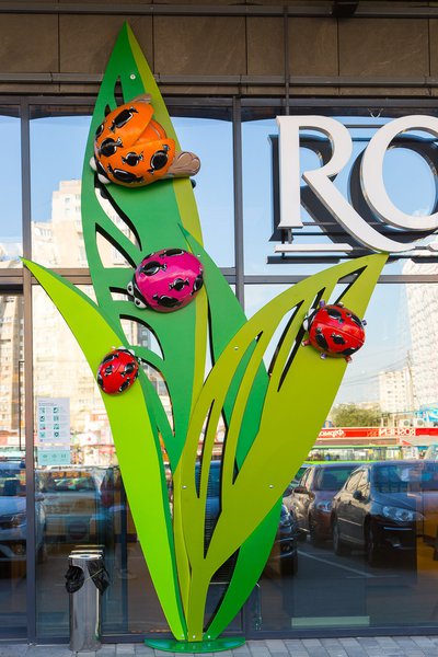 Вітрина «Ода літу» для магазина Roshen
