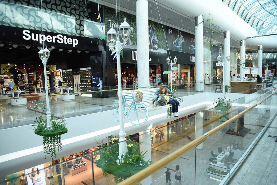 Summer decorations 2016 for the Ocean Plaza shopping mall