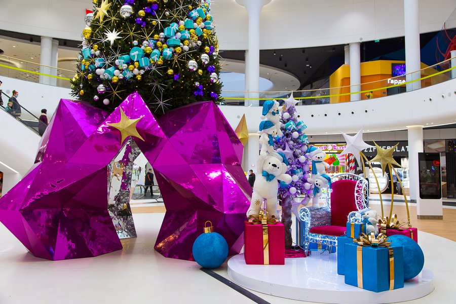 Futuristic Christmas tree for the Respublika Park shopping center