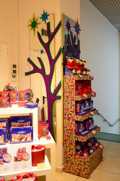 "Starry night" for Roshen shop windows