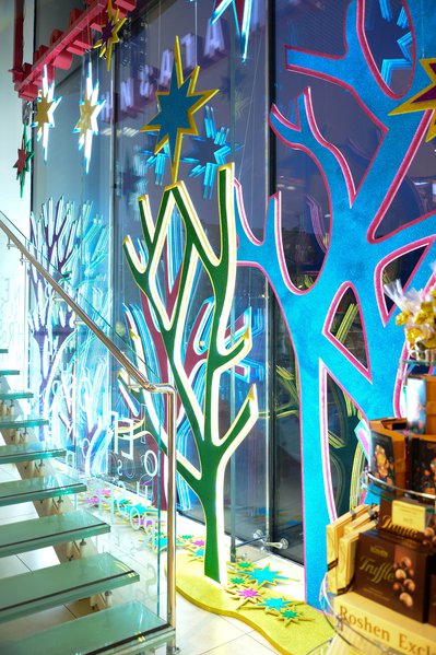 "Starry night" for Roshen shop windows