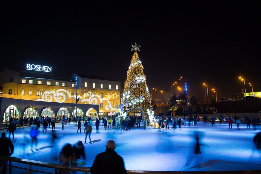 Magic Christmas tree and Christmas installation for Roshen Winter Village