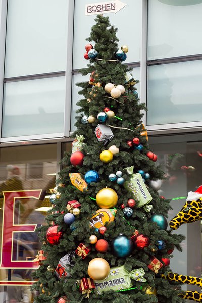 Winter decoration for Vinnytsia Roshen Store 2017