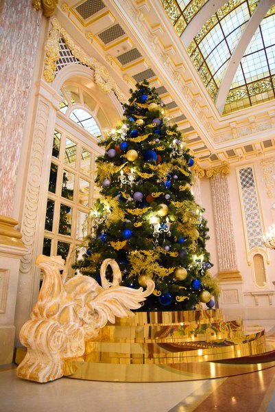 Новогоднее оформление отеля Fairmont 2018