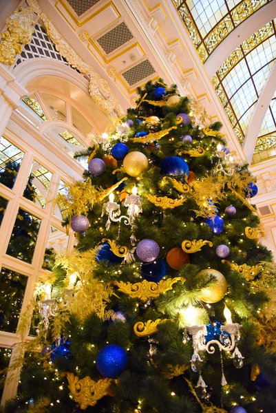 Новогоднее оформление отеля Fairmont 2018