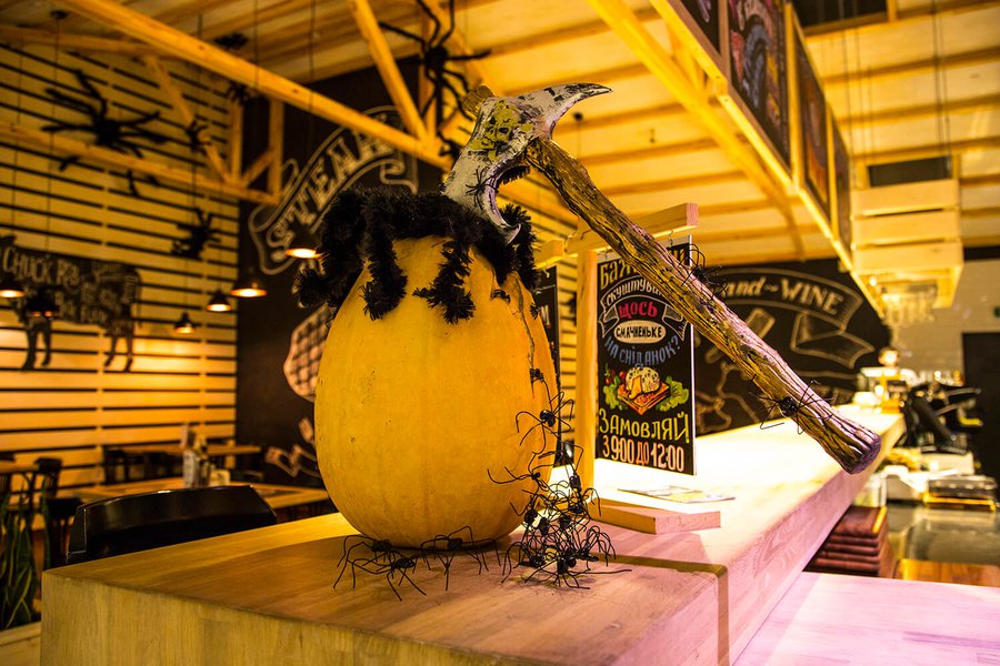 Оформлення до Halloween в магазині Сільпо 2015