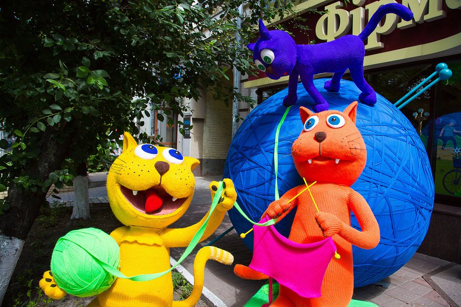 Summer decorations for Roshen Store on Arsenalnaya in Kiev 2018