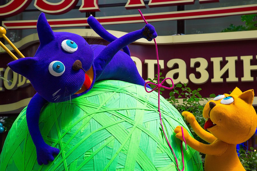 Summer decorations for Roshen Store on Arsenalnaya in Kiev 2018